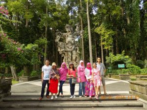 Study Wilayah Mahasiswa Jurusan Bina Wisata ke Bali 2015